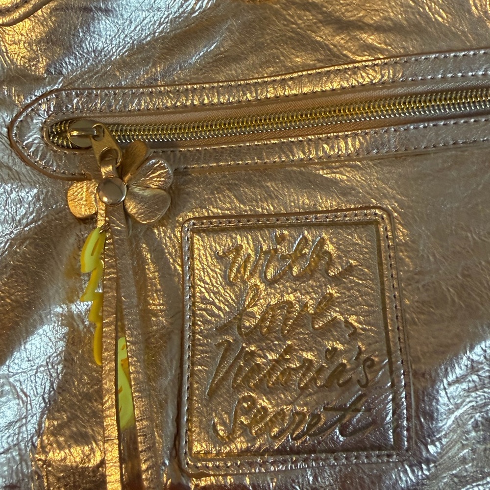 Victoria's Secret Metallic Gold Tote Bag Y2K 
Victoria’s Secret Angels 2.000s - Picture 14 of 14